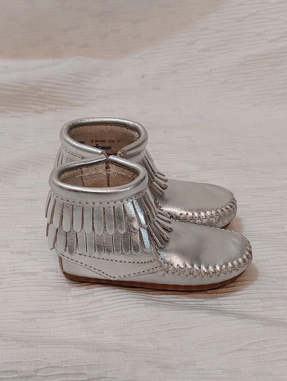 Minnetonka Leather Silver Fringe Moccasin Boots for Kids Size 5